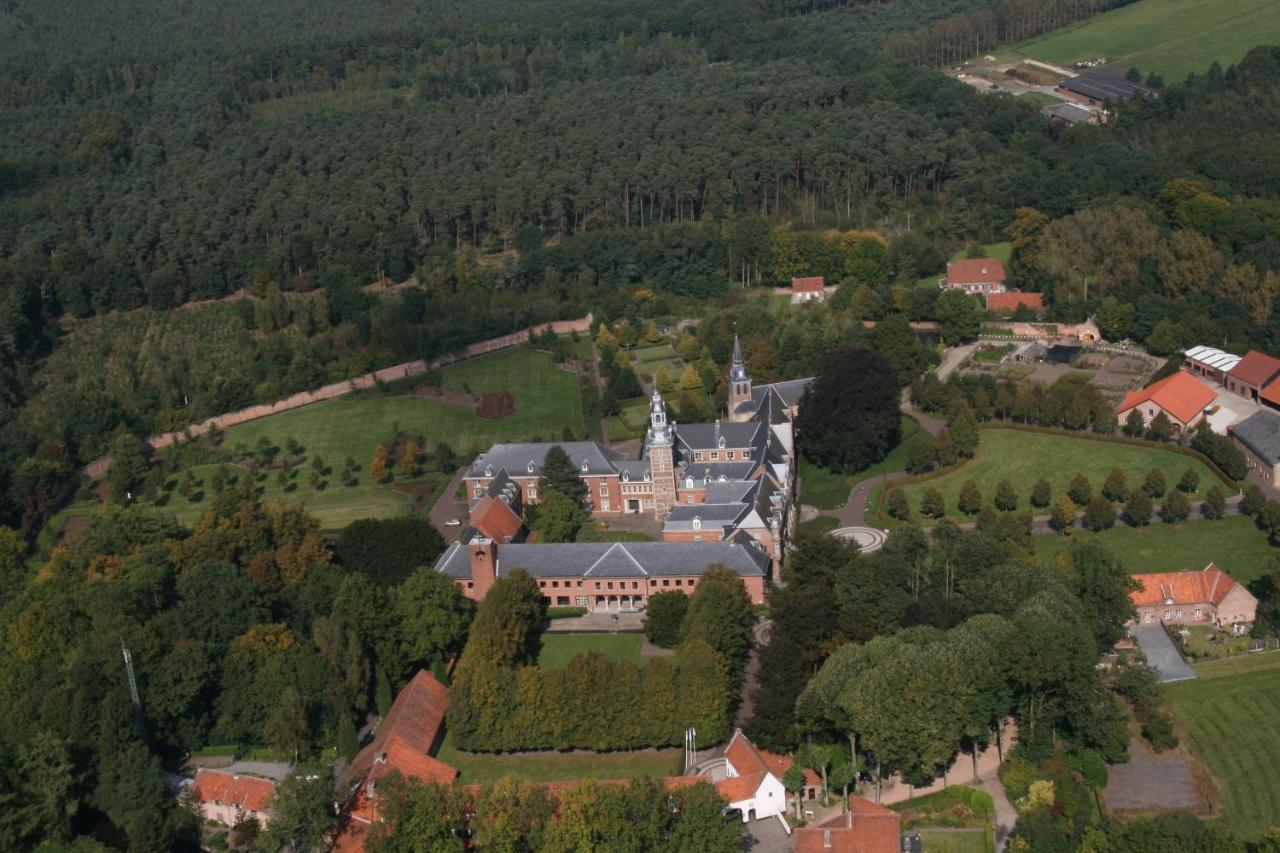 Bed and Breakfast De Vrolijcke Bosmuis Бергейк Экстерьер фото